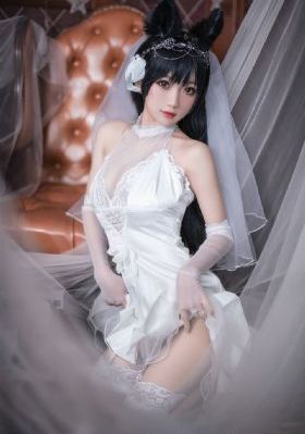 裙子底下的野兽